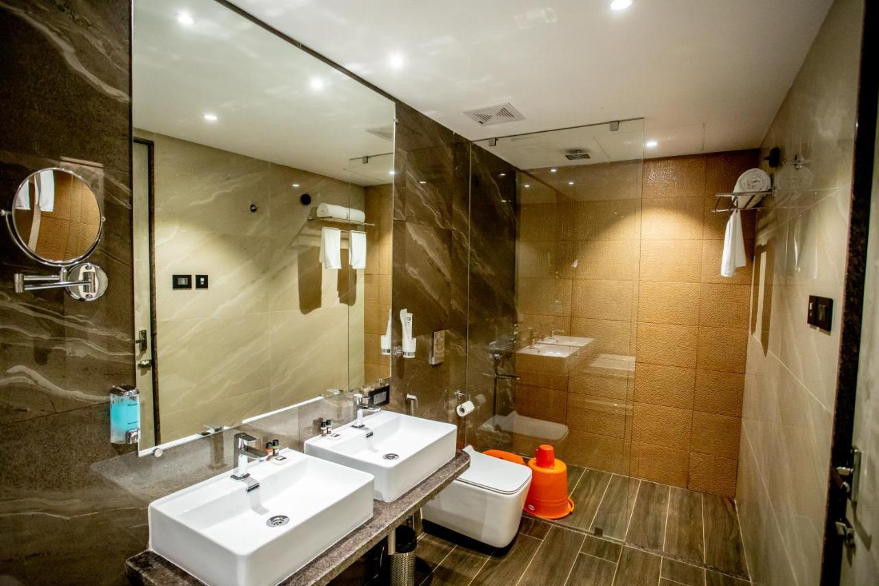 Hotel Ganga Sagar มังคาลอร์ ภายนอก รูปภาพ