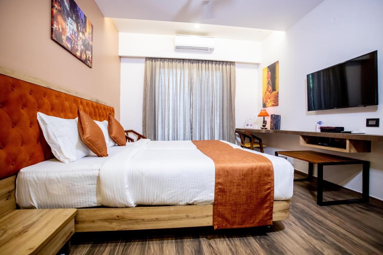 Hotel Ganga Sagar มังคาลอร์ ภายนอก รูปภาพ